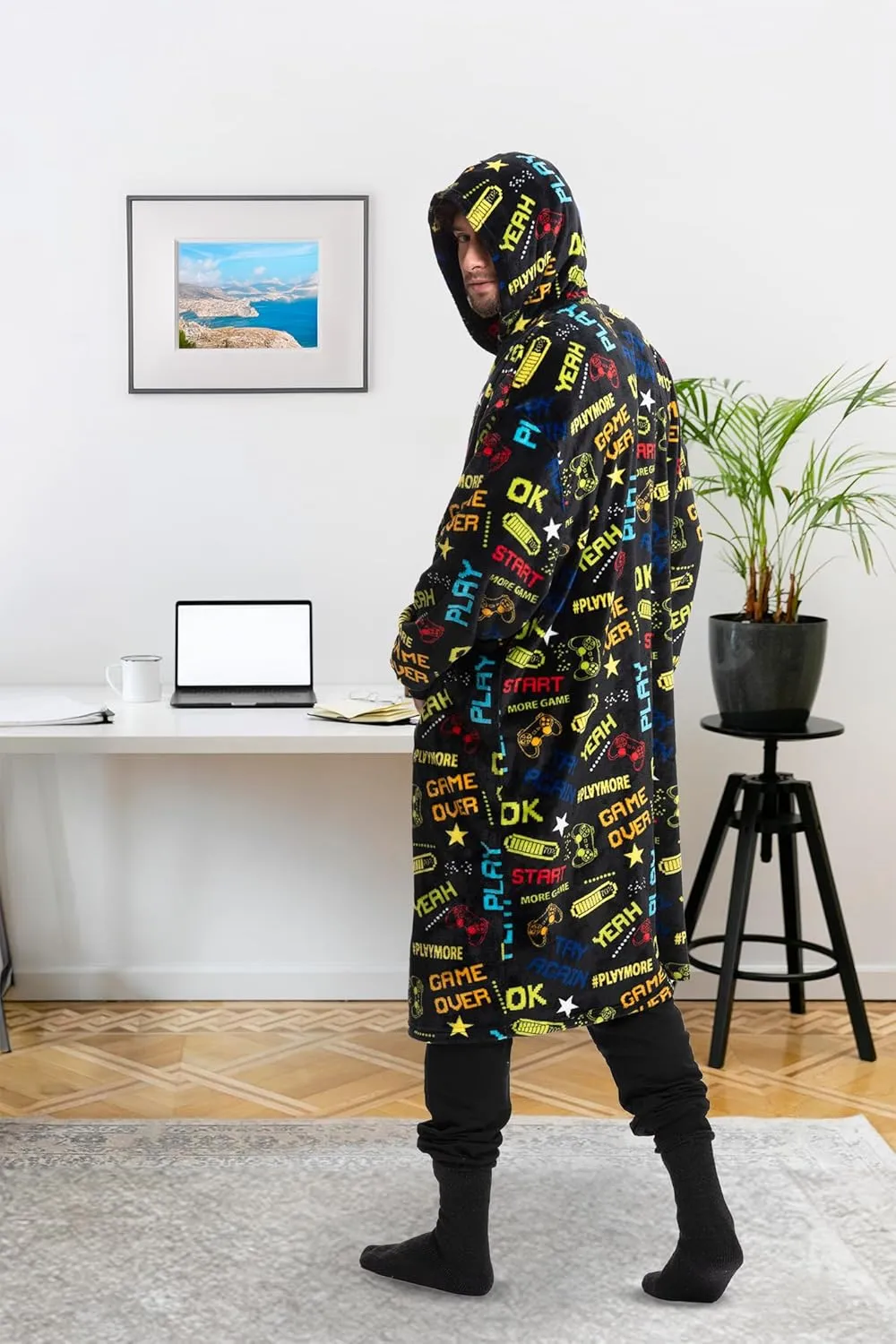 Mad Dog Men's Sherpa Fleece Wearable Blanket Hoodie - Cozy Long Sleeves Hooded Poncho Jacket For Adults, One Size